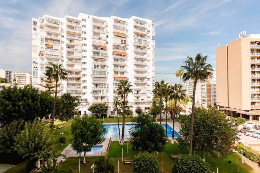 Апартаменти Amplio Con Vistas Al Mar Y Piscina En Бенальмадена Екстер'єр фото